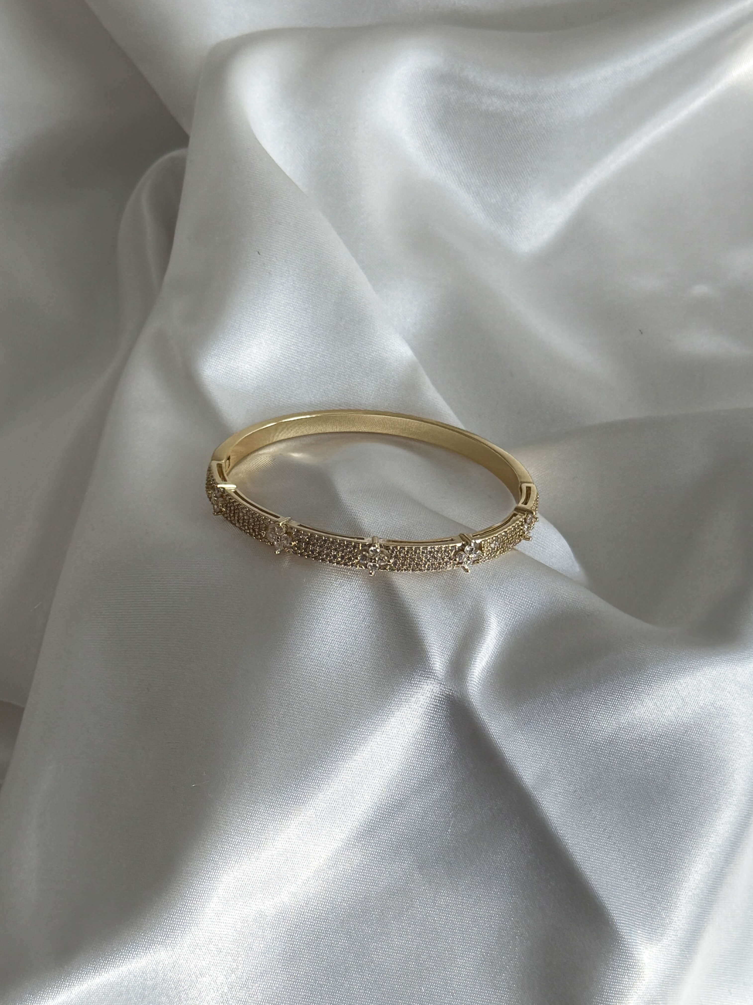 Camille Cuff - ZEYA