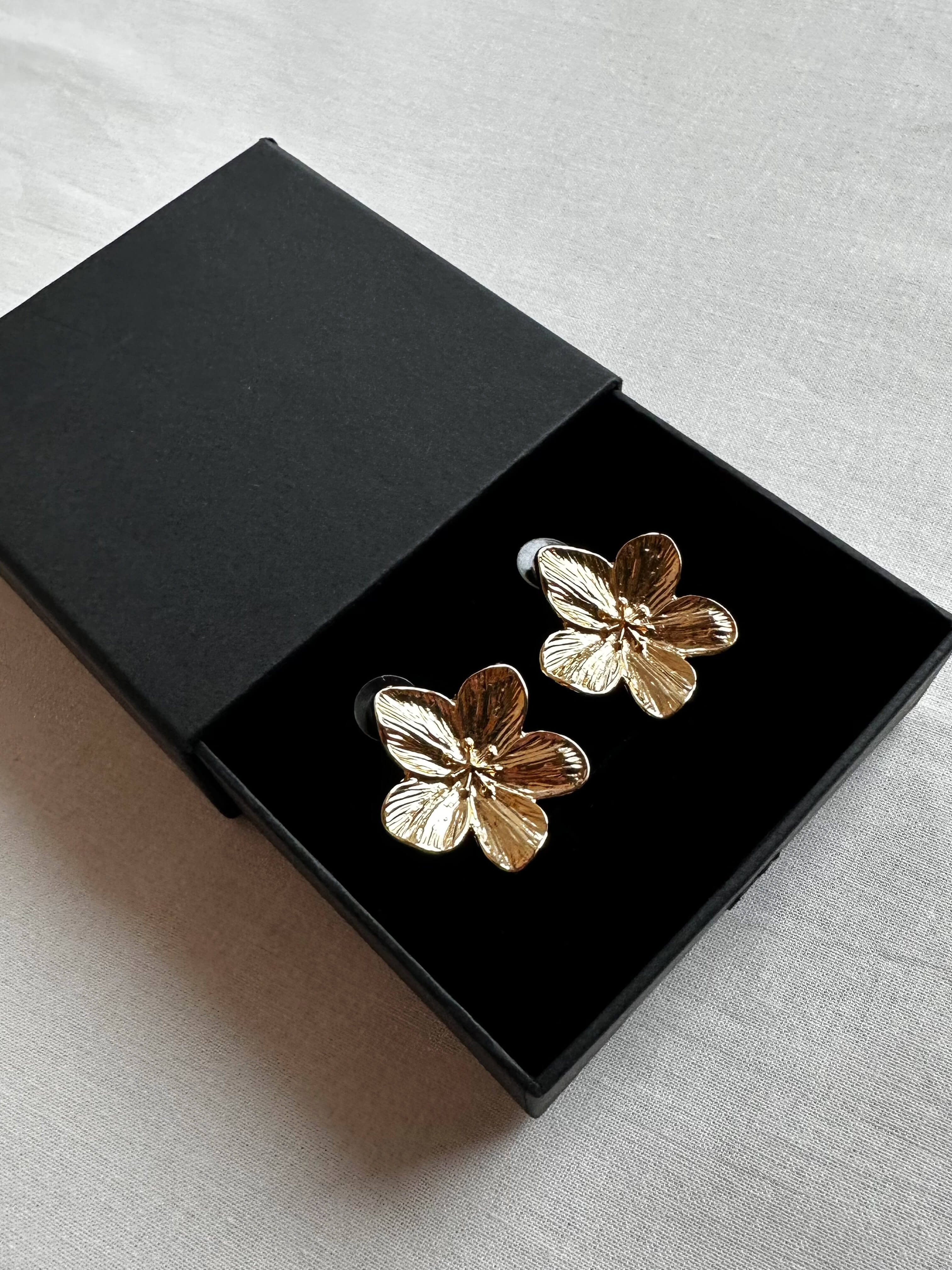 Lea flower Earrings - ZEYA