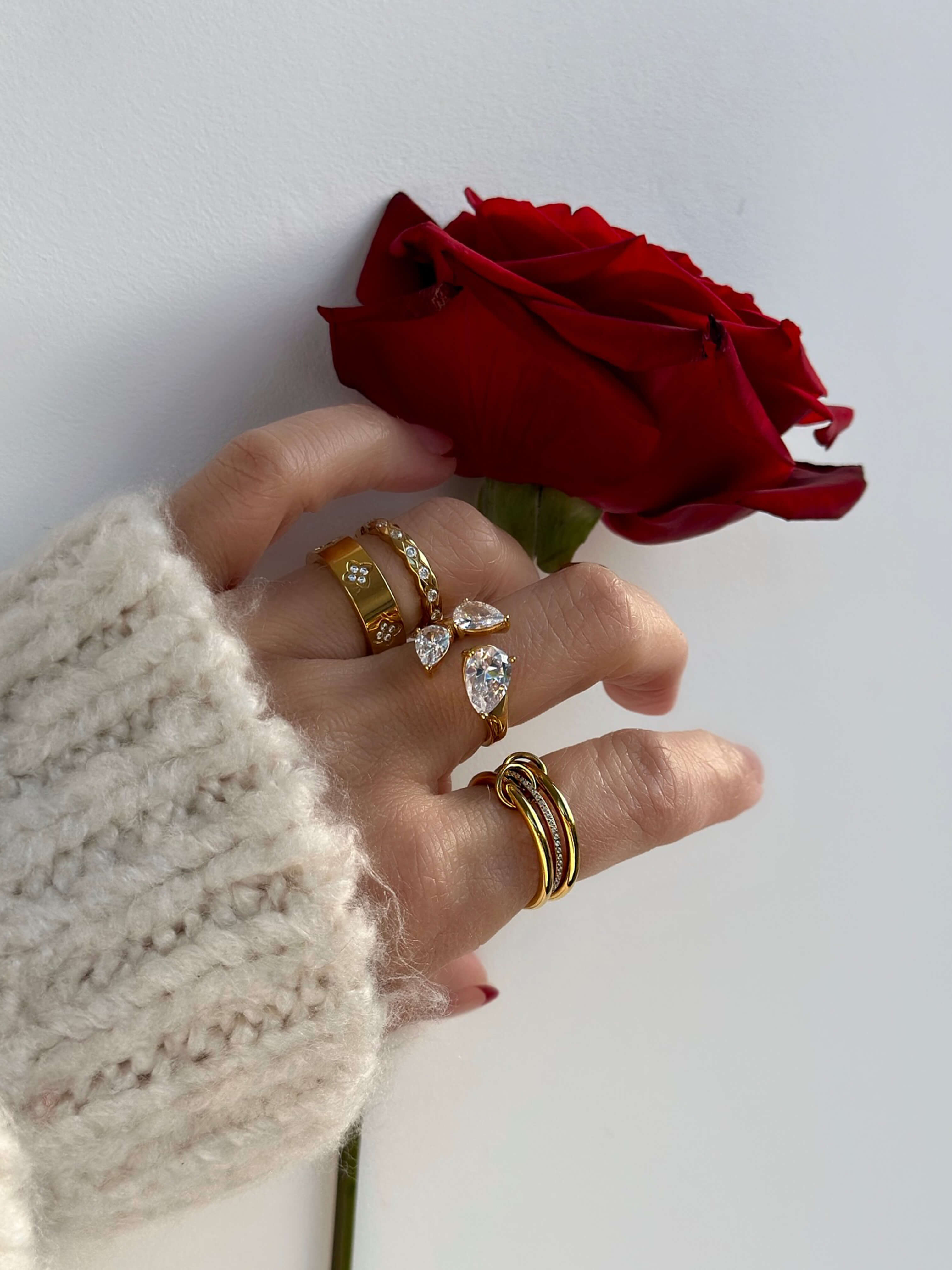 Serrah Ring - ZEYA